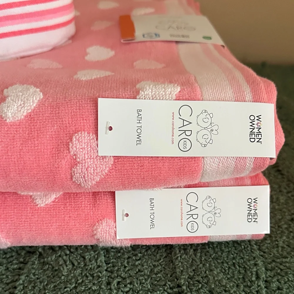 Caro Kids 2 Bath Towels 5 Washcloths Pink White Heart 🤍 💕 NEW!